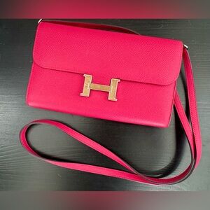 Hermès Constance Wallet To Go – Rose Extreme Epsom Sable Alligator “H” Clasp